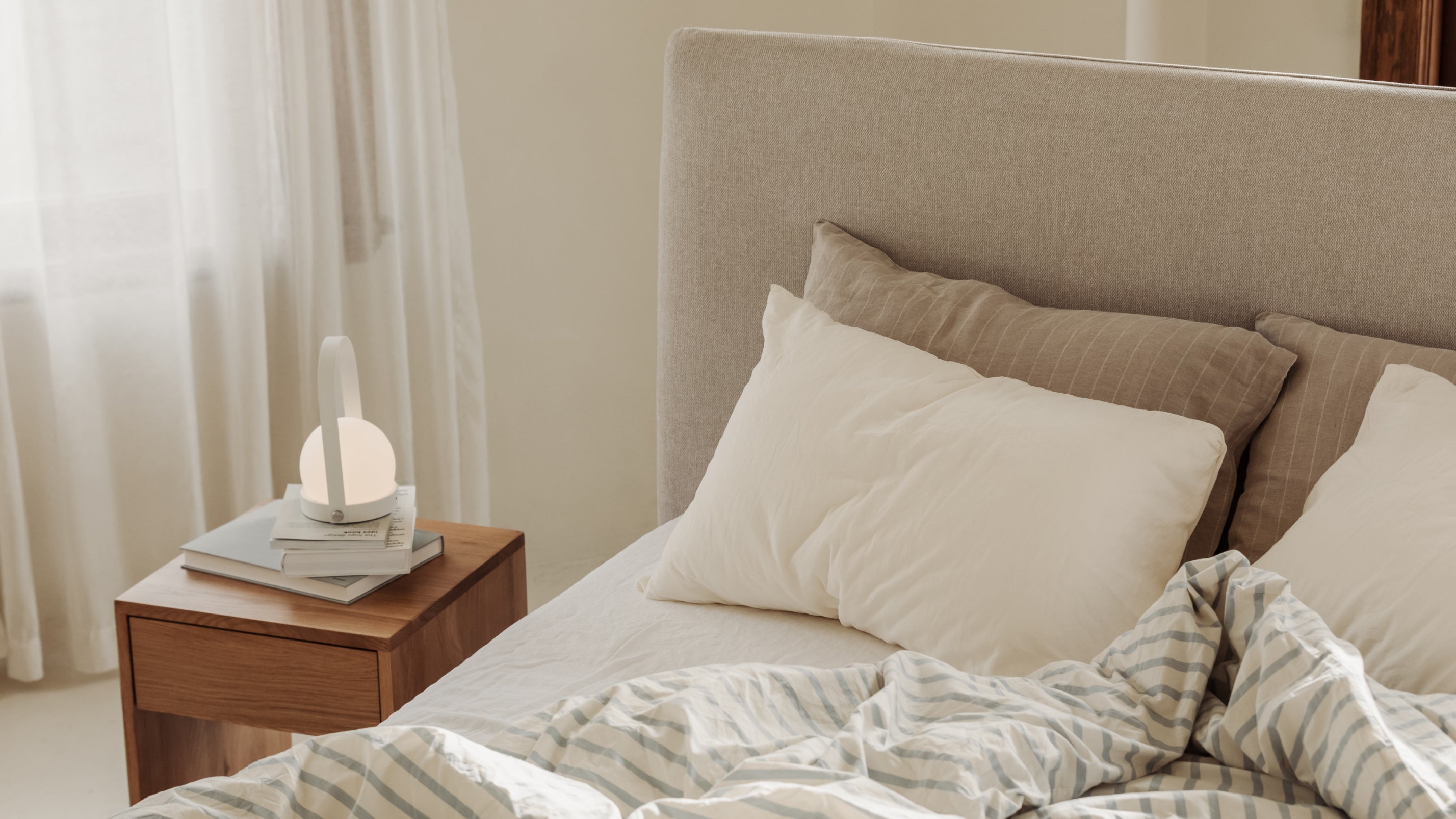 Queen Storage Bed, Latte Finish